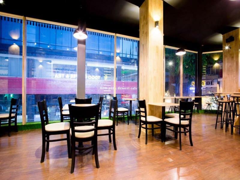 Hotel Saigon Night 2*